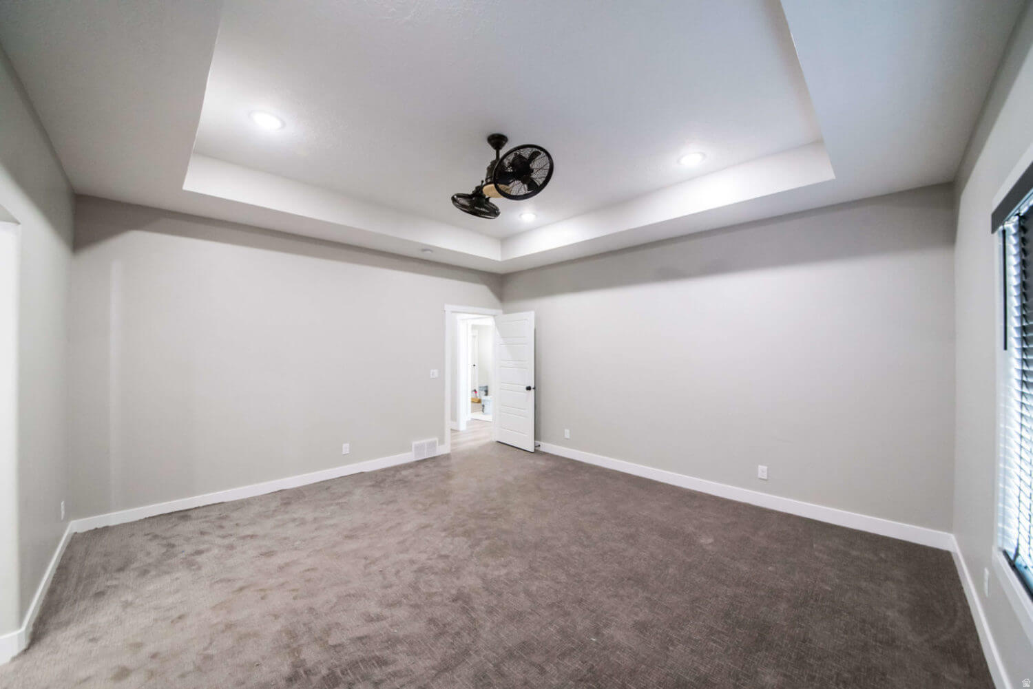 SMILING H - Residential