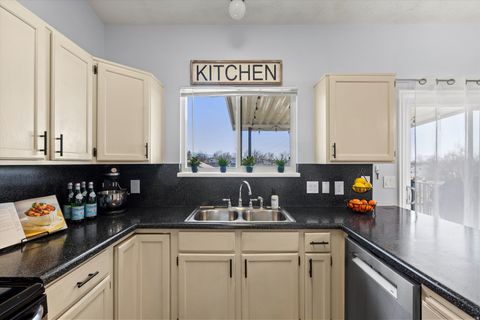 Tiny photo for 864 E 625 ST S, Layton, UT 84041 (MLS # 2133298)