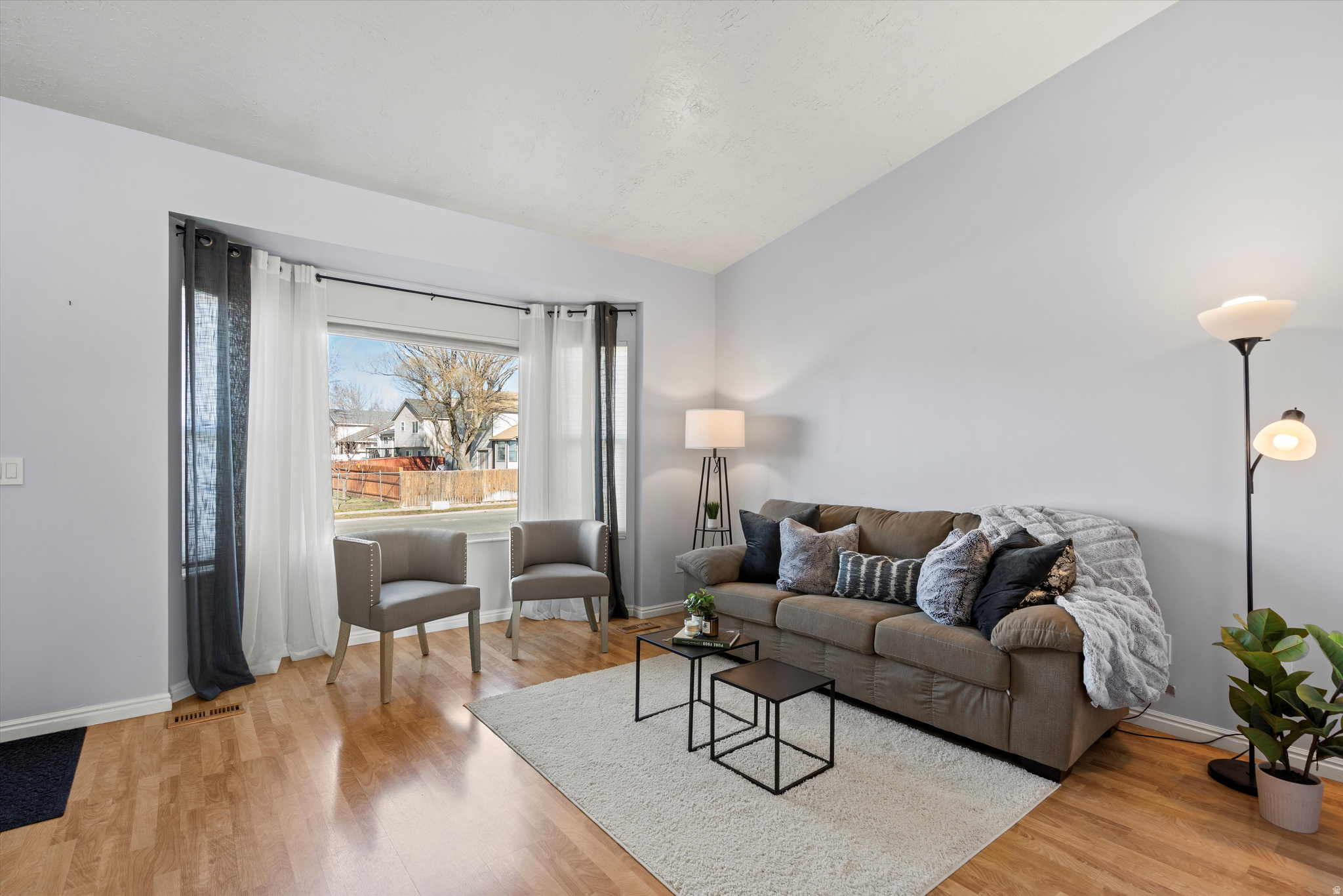 COUNTRY CREEK - Residential