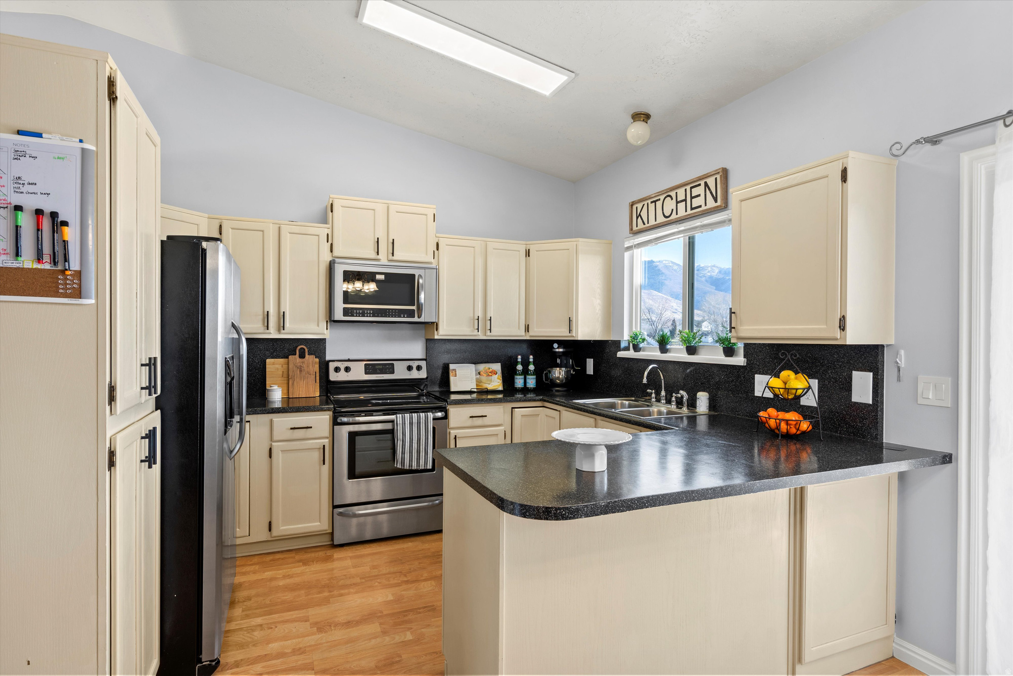 COUNTRY CREEK - Residential