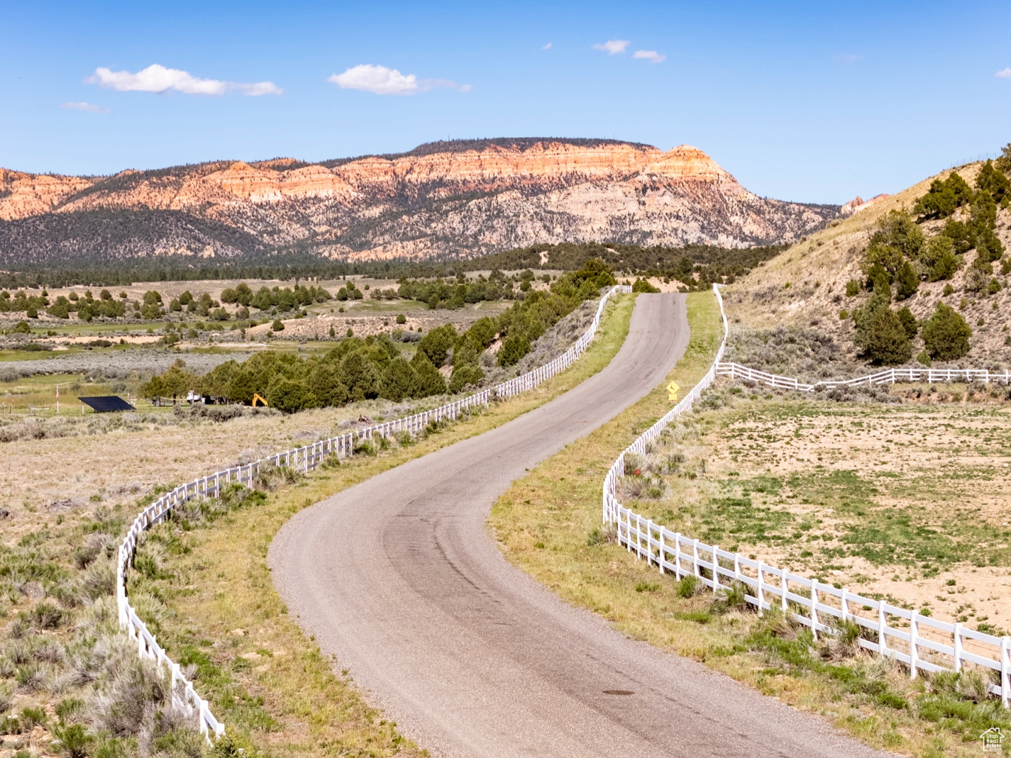 1885 E Paunsaugunt Cliffs Dr, Hatch, Utah image 3