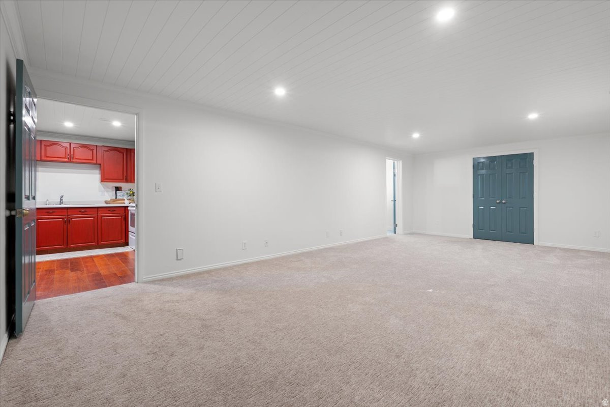 ALPINE VILLAGE - Residential