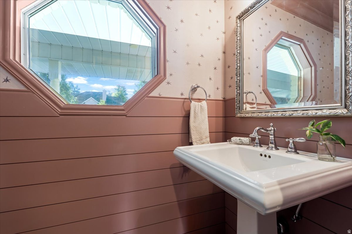 ALPINE VILLAGE - Residential