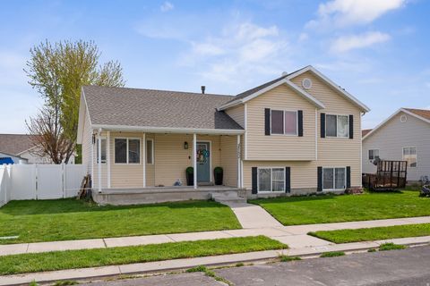 Tiny photo for 2152 E WEEPING WILLOW WAY N, Eagle Mountain, UT 84005 (MLS # 2157099)