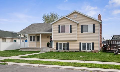 Tiny photo for 2152 E WEEPING WILLOW WAY N, Eagle Mountain, UT 84005 (MLS # 2157099)