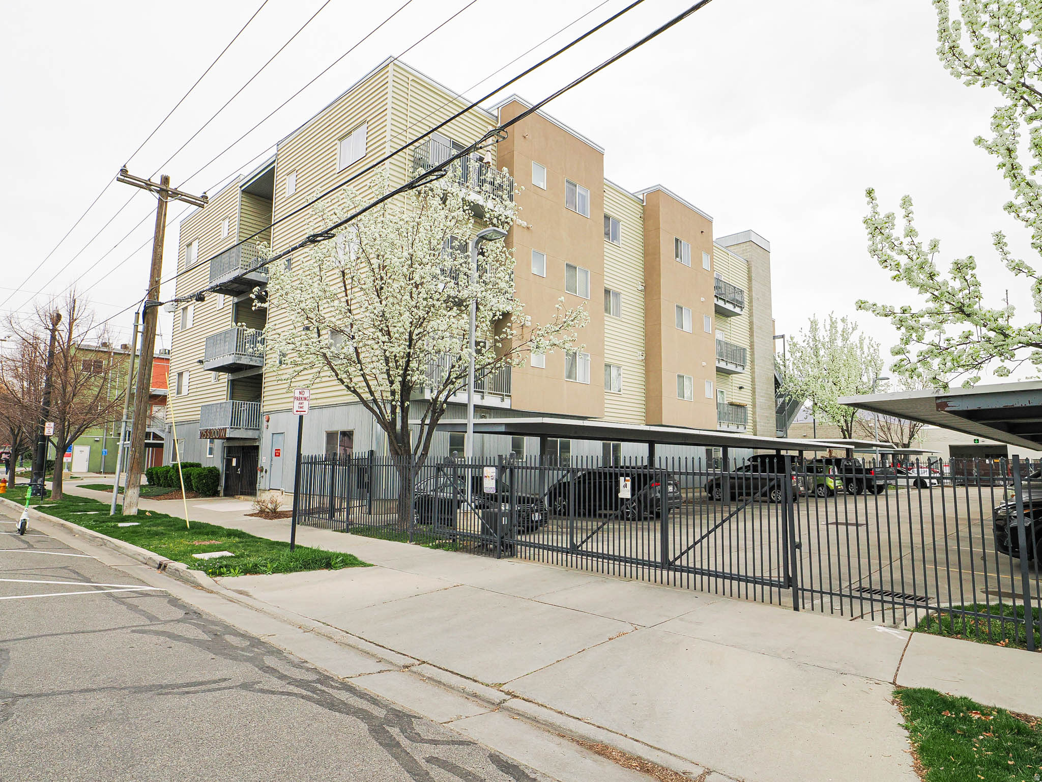 ANGELINAS CORNER - Residential