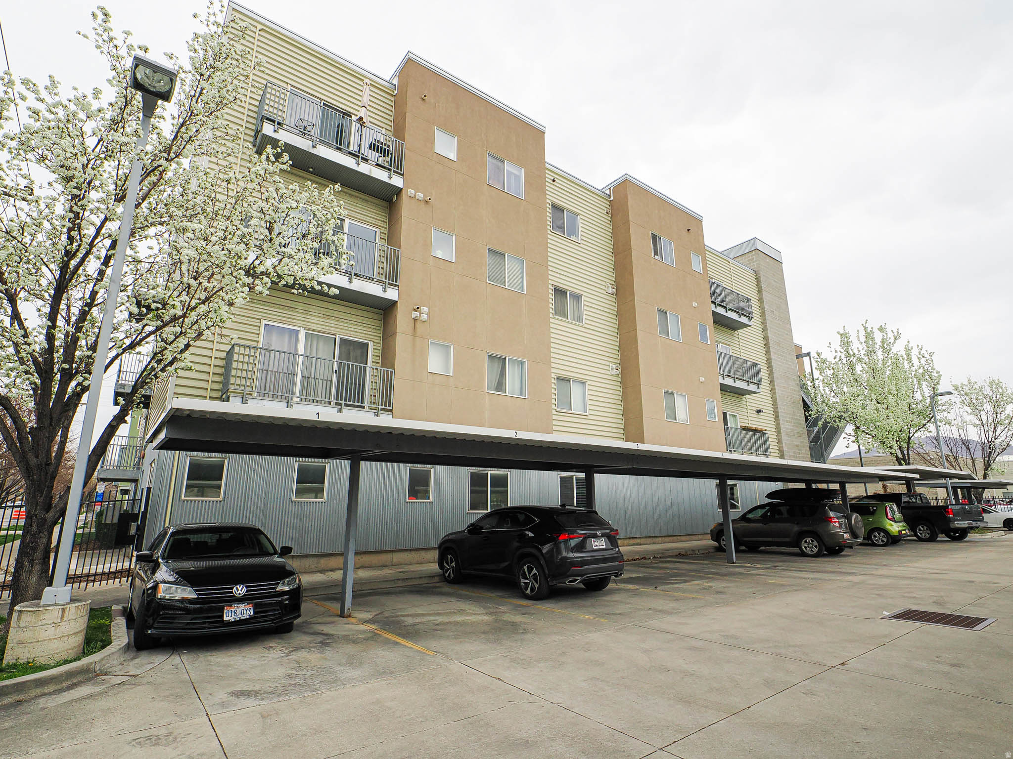 ANGELINAS CORNER - Residential