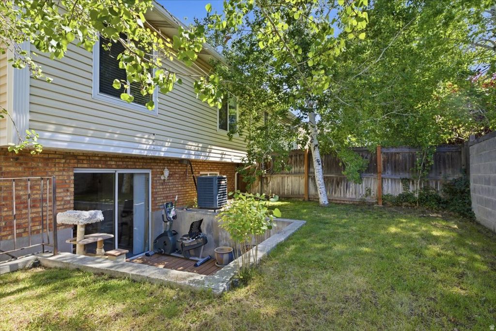Photo of 740 E BAKER DR, Midvale, UT 84047 (MLS # 2157191)