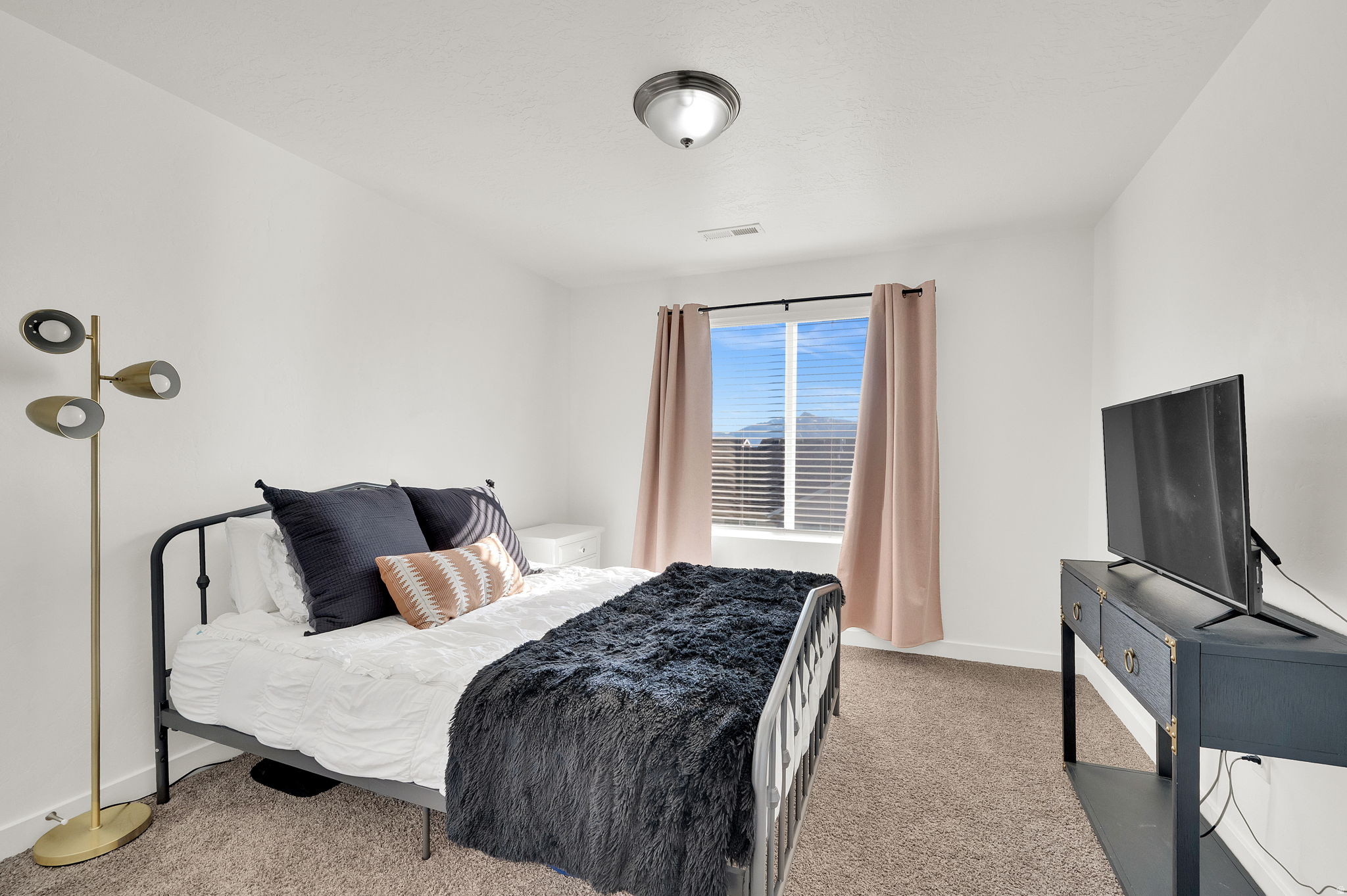 SOUTH HILLS - Residential