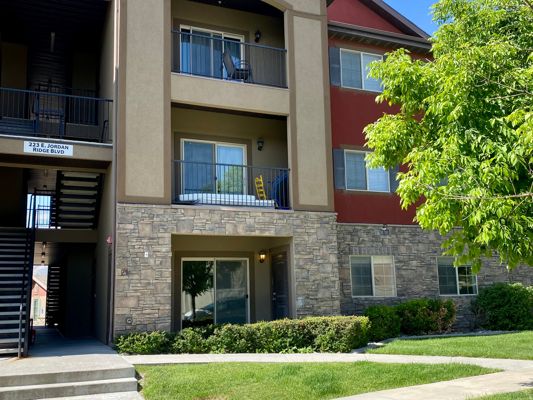 JORDAN RIDGE CONDOMINIUM - Residential
