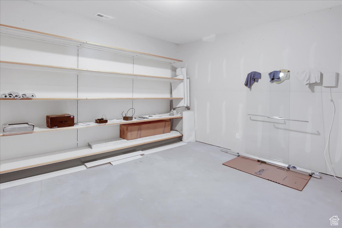 South Ogden, Utah 84403, United States, 5 Bedrooms Bedrooms, ,3 BathroomsBathrooms,Residential,Pending,62100