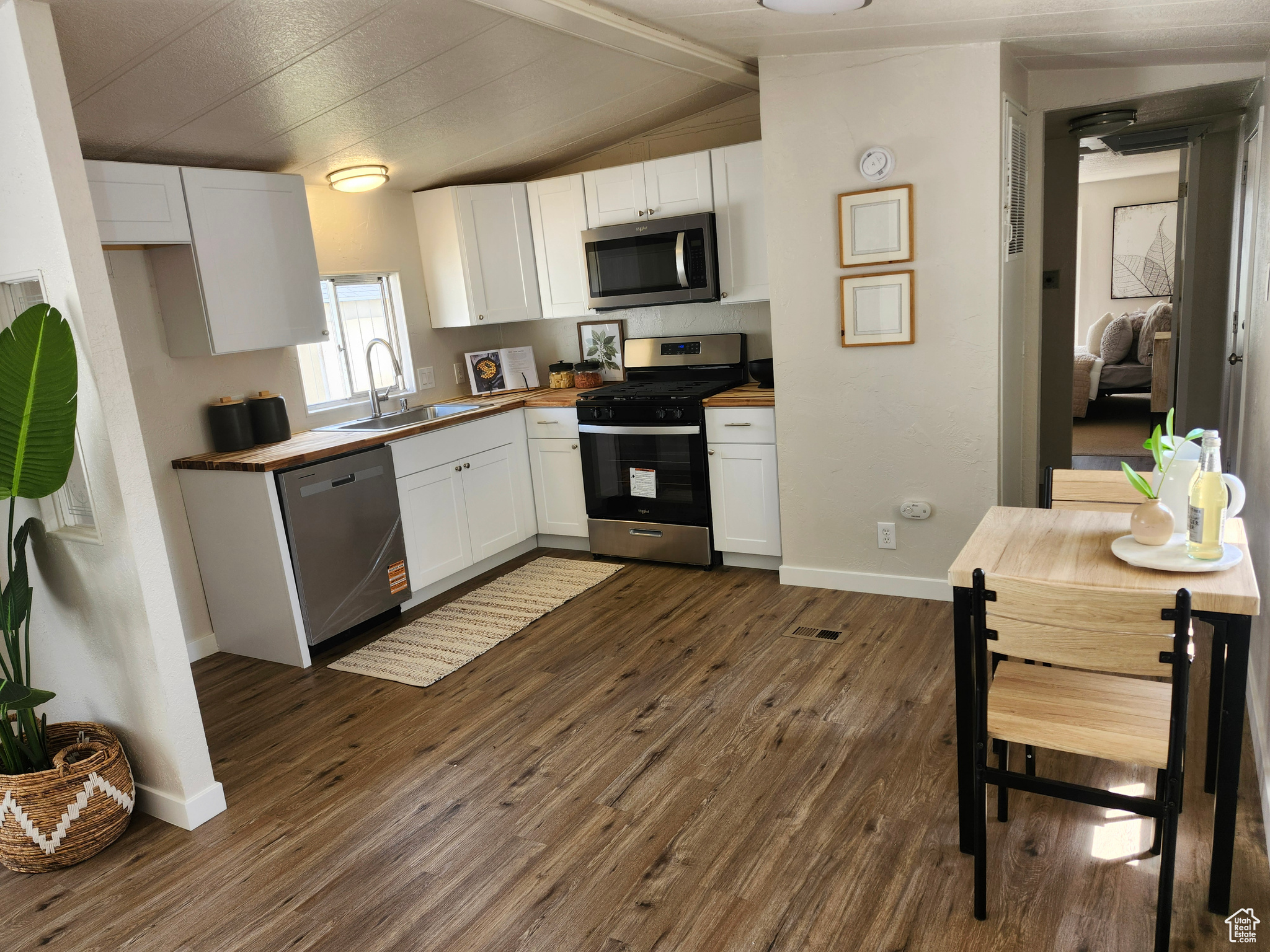 QUAIL RIDGE MOBILE HOME COMMUNITY - Residential