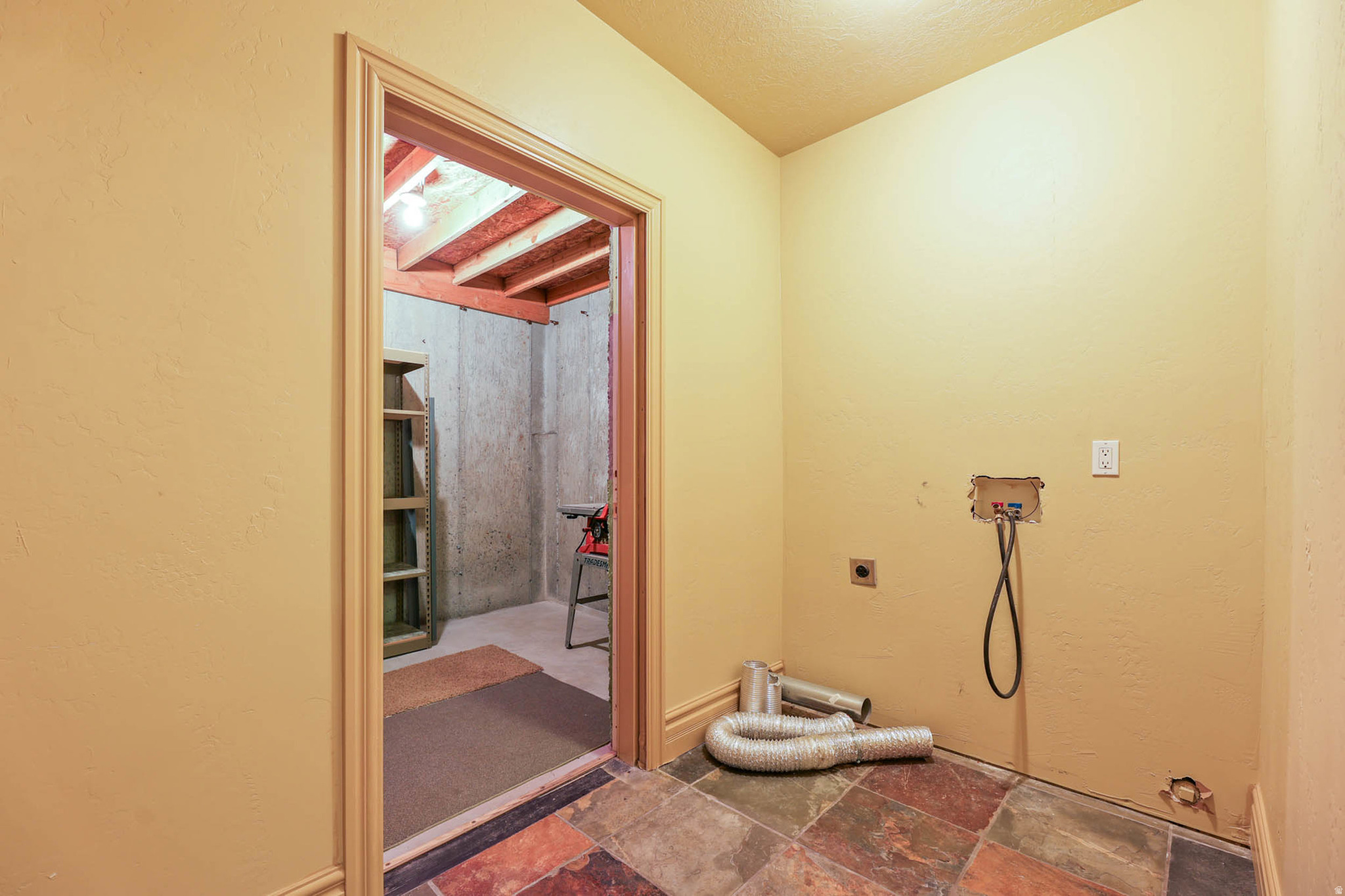 TOLCATE WOODS - Residential