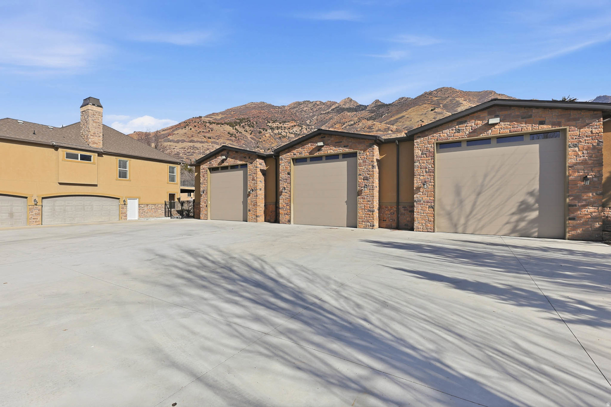 TOLCATE WOODS - Residential