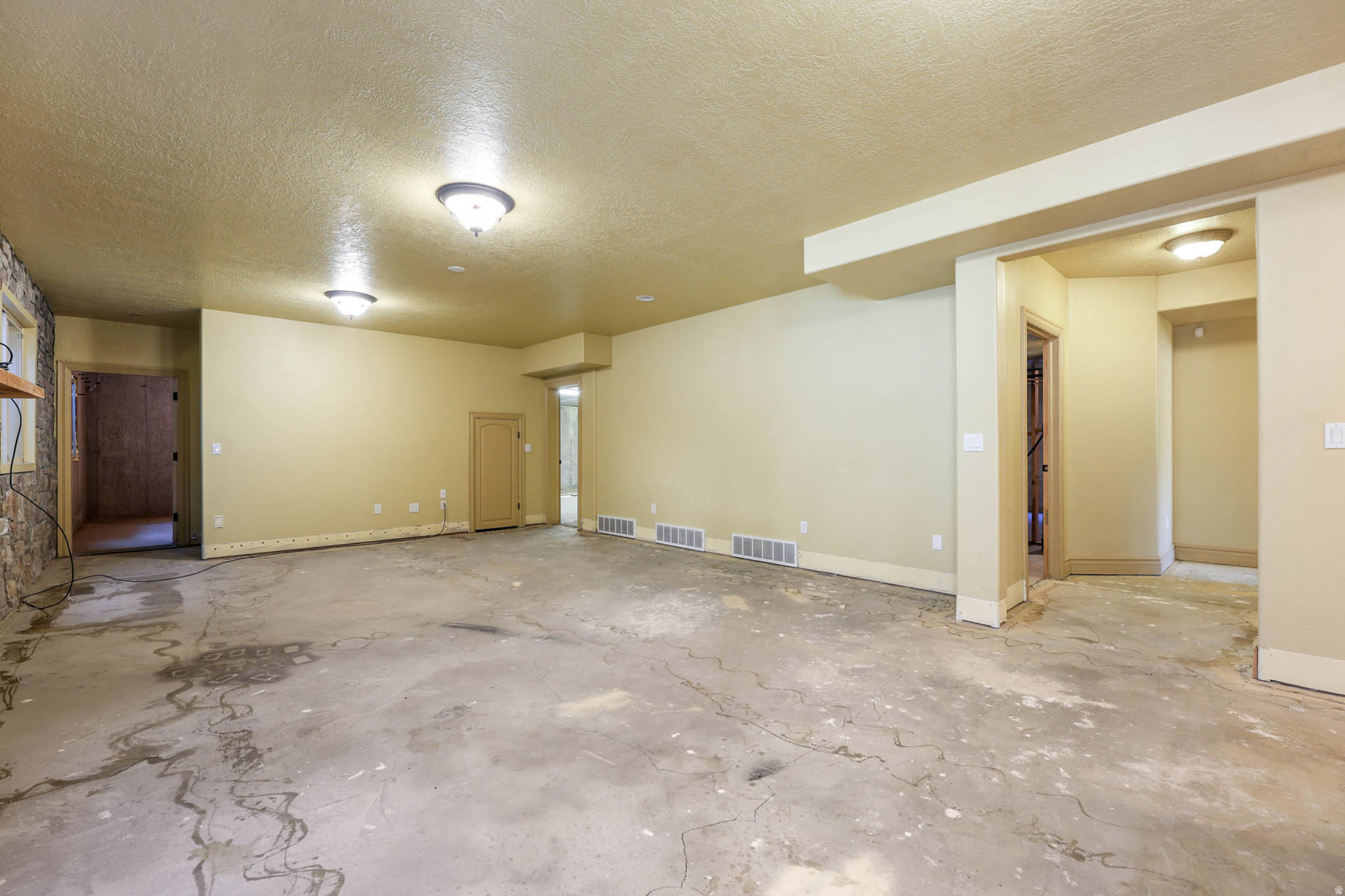 TOLCATE WOODS - Residential