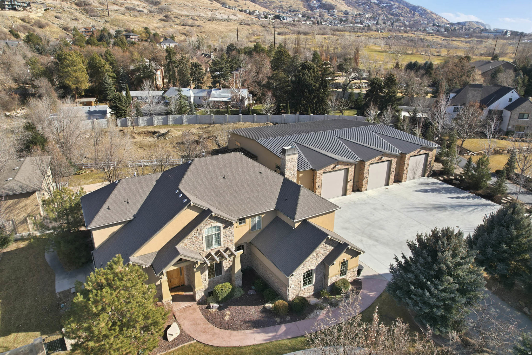 TOLCATE WOODS - Residential