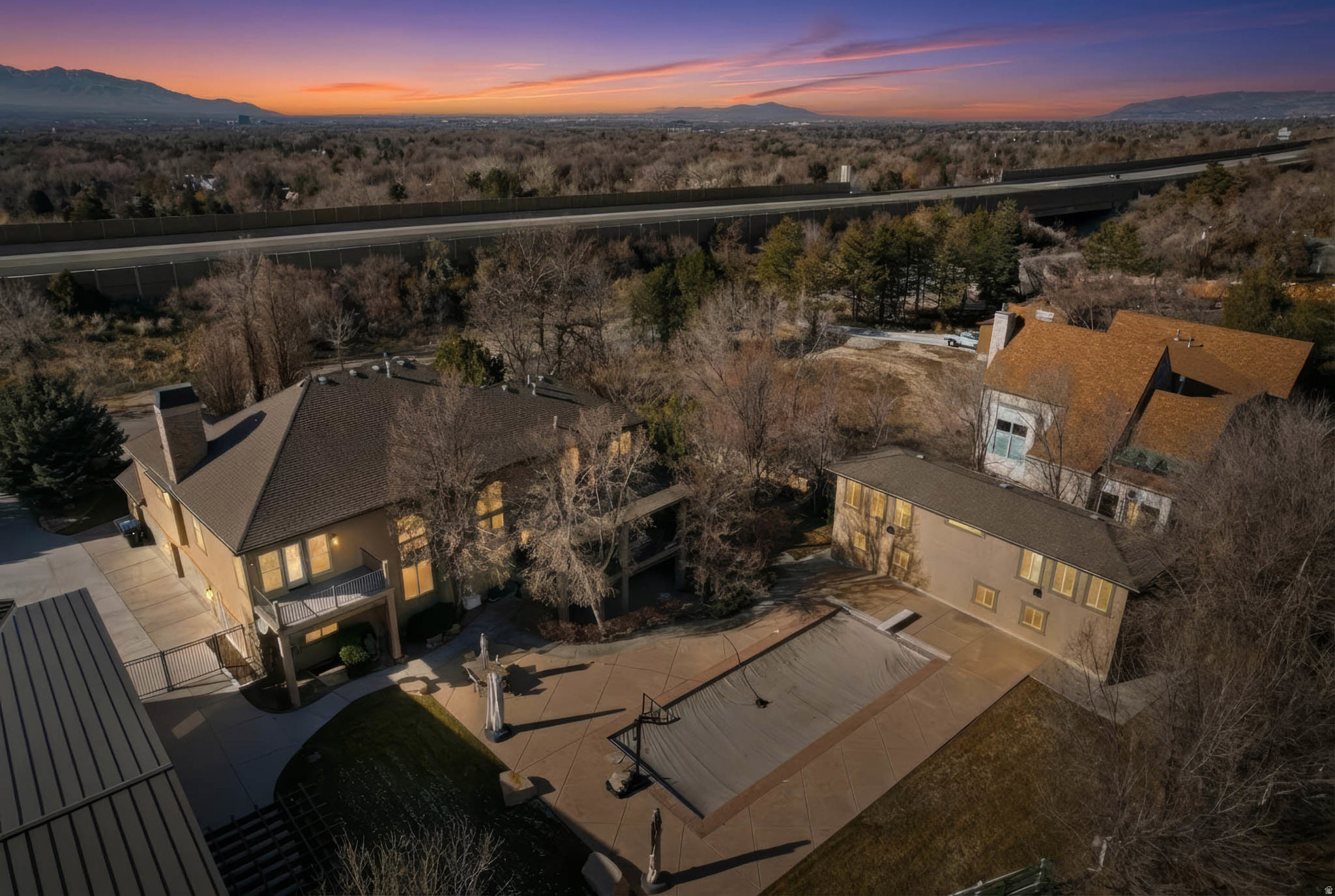 TOLCATE WOODS - Residential