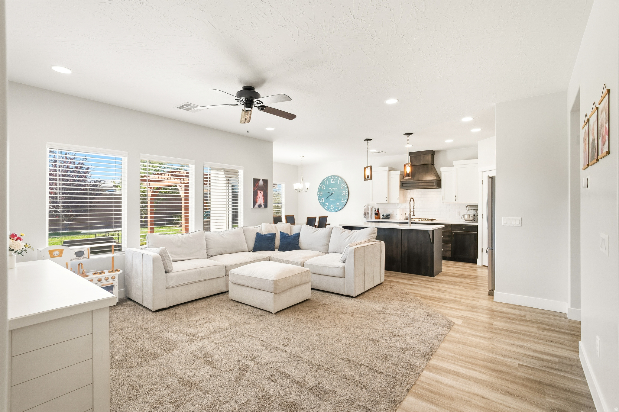 SAGE CANYON PH 1 - Residential