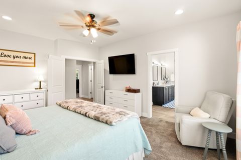 Tiny photo for 1562 E SUNSHINE CIR, Saint George, UT 84790 (MLS # 2158668)