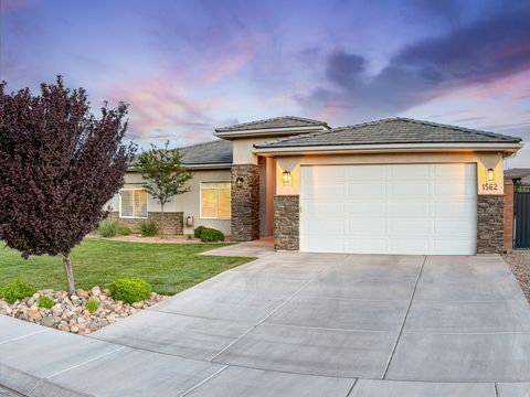 Tiny photo for 1562 E SUNSHINE CIR, Saint George, UT 84790 (MLS # 2158668)