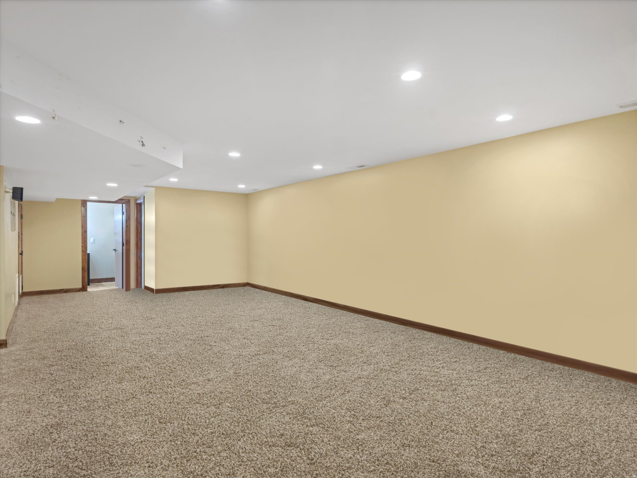 EMIGRATION PLACE - Residential