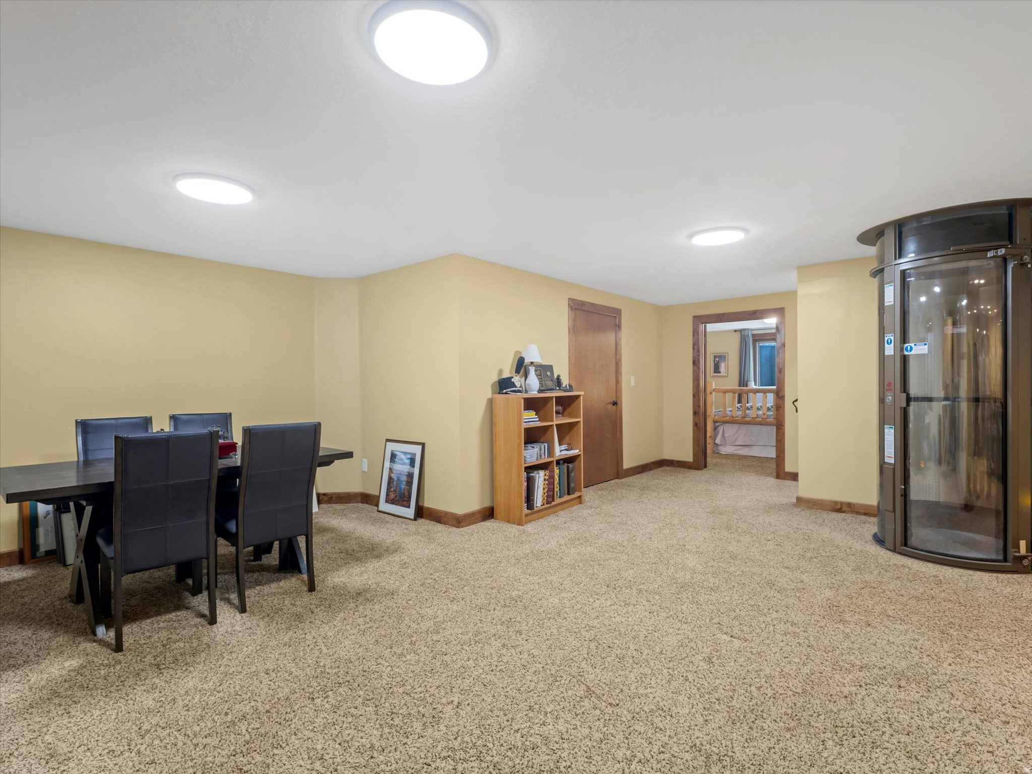 EMIGRATION PLACE - Residential