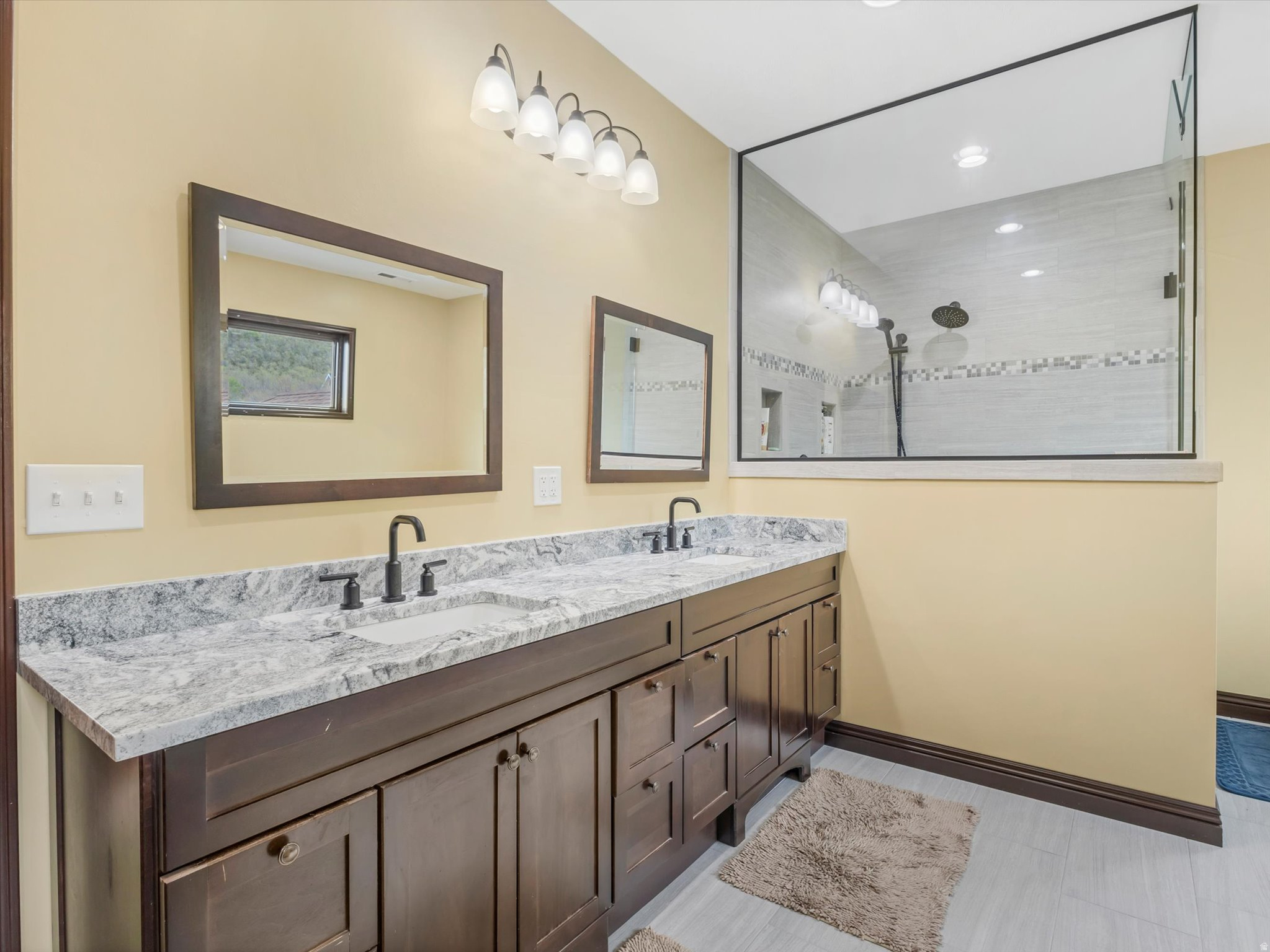 EMIGRATION PLACE - Residential