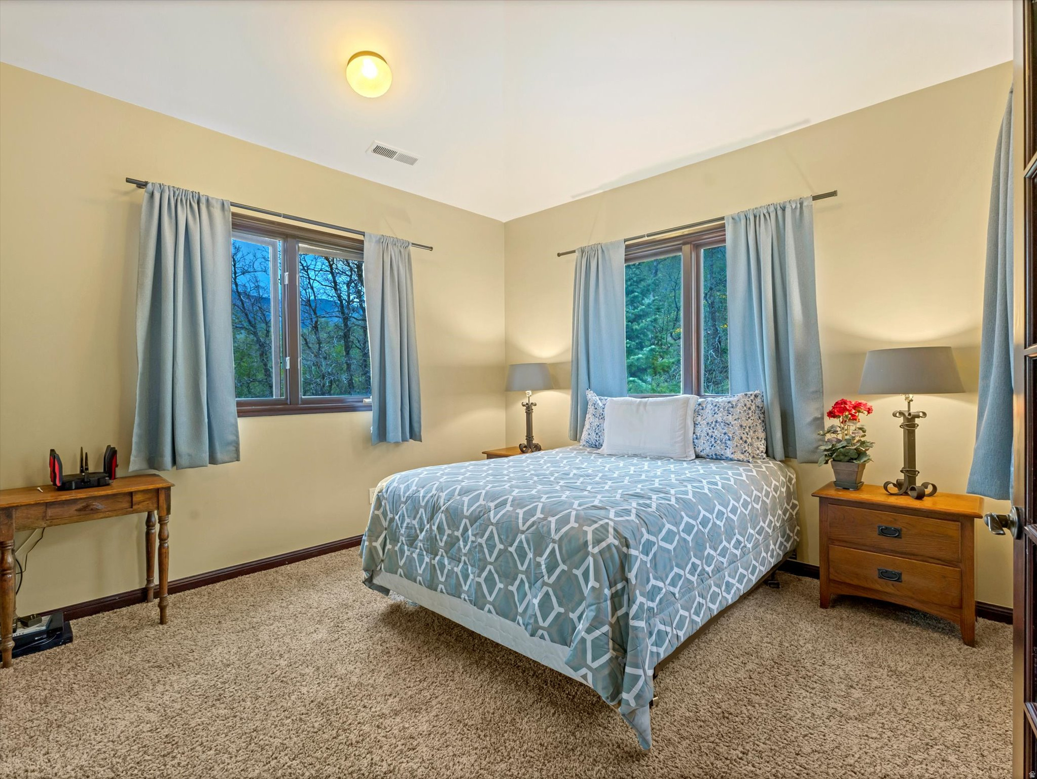 EMIGRATION PLACE - Residential