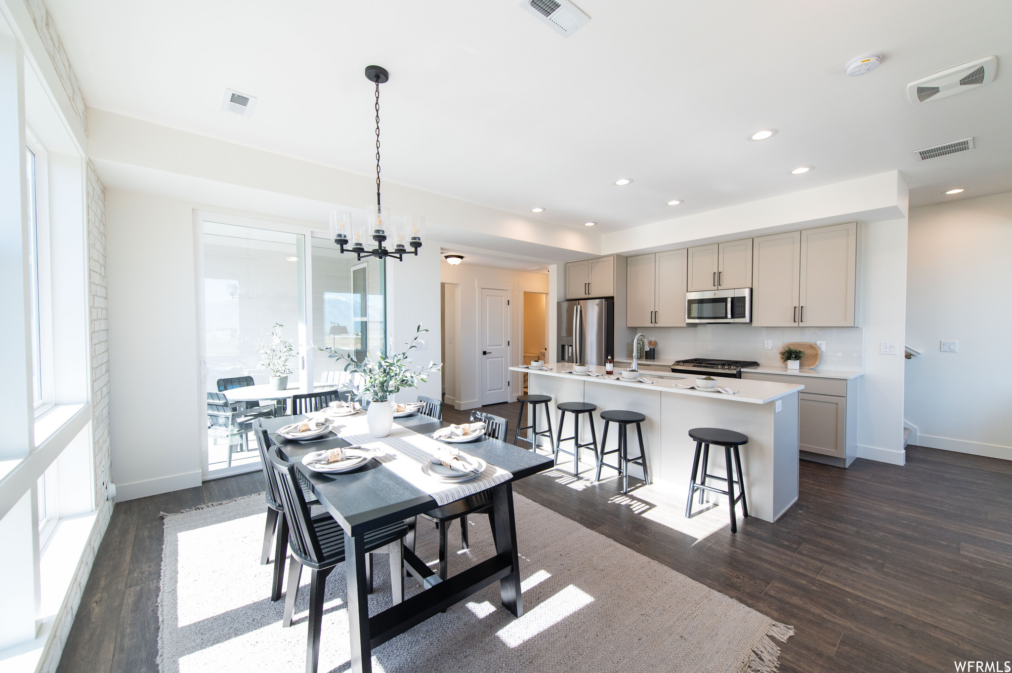 DAYBREAK - Residential