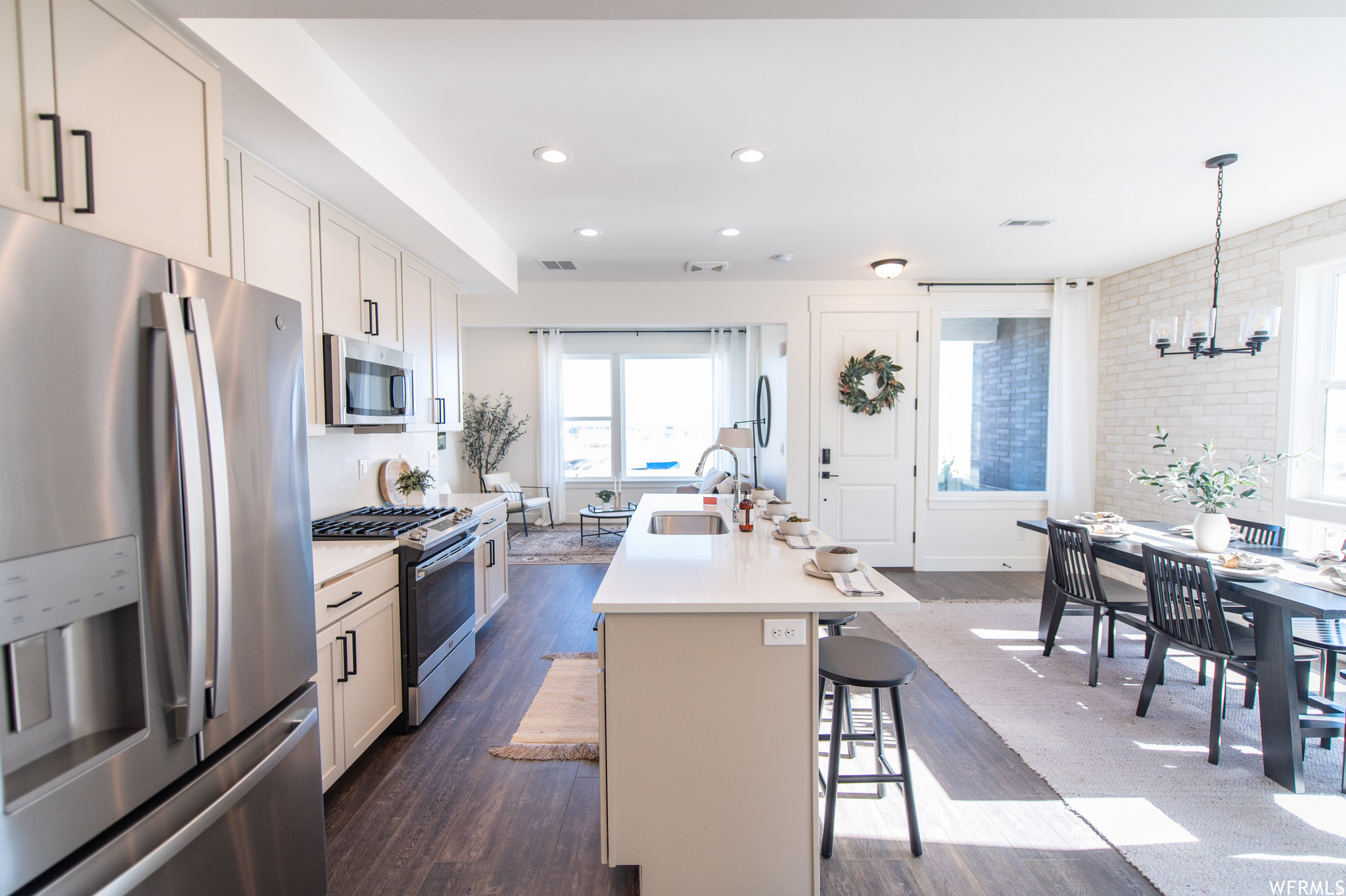 DAYBREAK - Residential