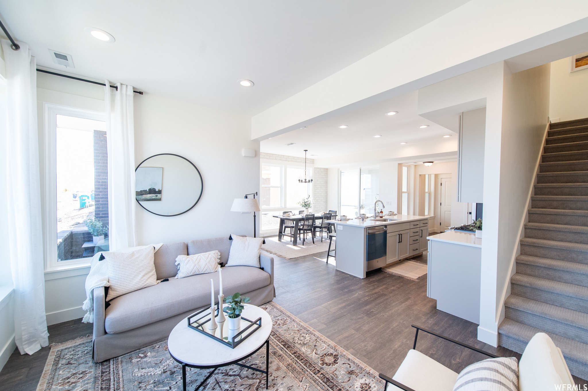 DAYBREAK - Residential