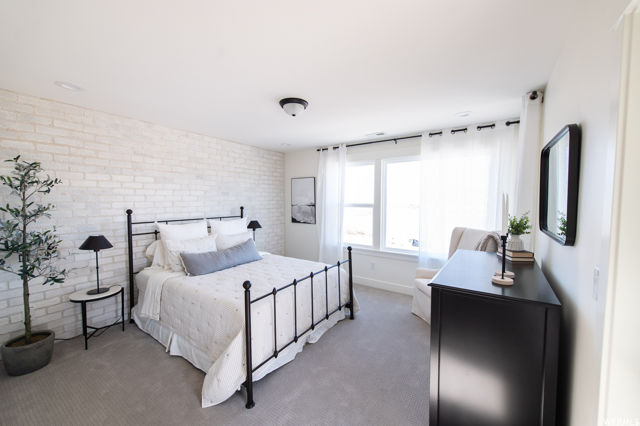 DAYBREAK - Residential