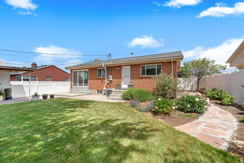 TWIN PEAKS CIRCLE - Residential