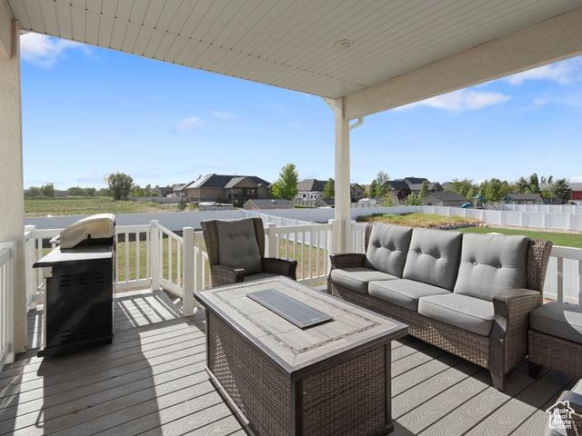 GROVE AT GREEN FARMS - Residential