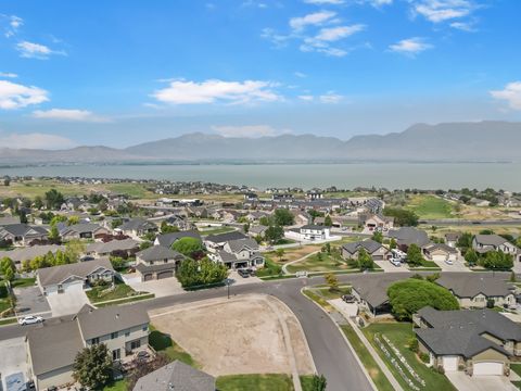 Tiny photo for 127 W HONEYSUCKLE DR #221, Saratoga Springs, UT 84045 (MLS # 2148075)