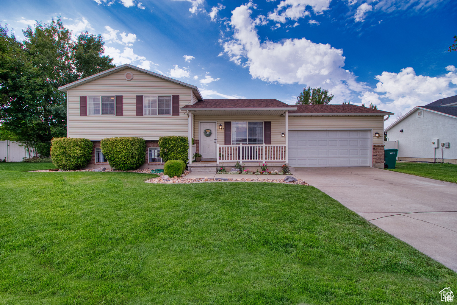 Here it is! 4 bed 2.5 bath COMPLETELY REMODELED HOME in Lehi on a cul-de-sac next to a park! This is the home you have been waiting for to hit the market. 2 fireplaces, fully fenced yard, covered patio. This place has it all!