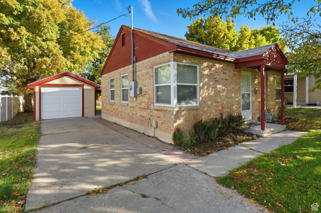 Photo of 423 E CRESCENT DR, Logan, UT 84341 (MLS # 2119164)