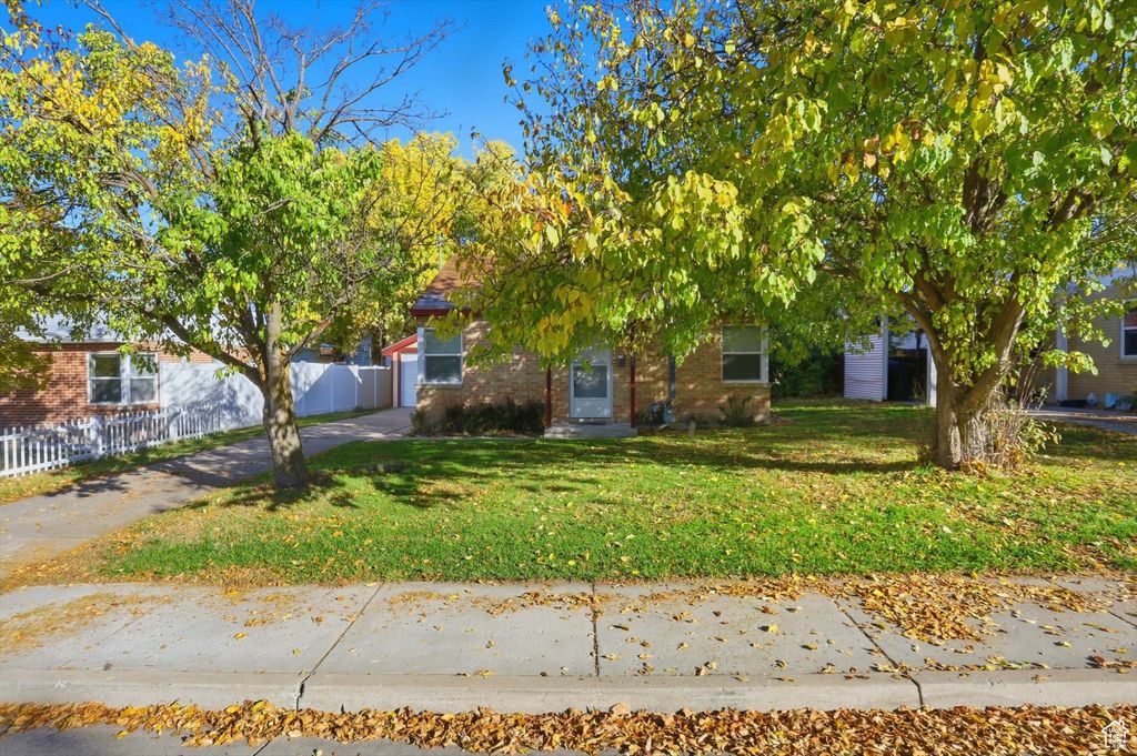 Photo of 423 E CRESCENT DR, Logan, UT 84341 (MLS # 2119164)