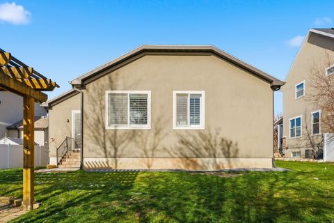 Tiny photo for 1336 E MAPLE WAY, Layton, UT 84040 (MLS # 2125620)