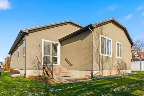 Tiny photo for 1336 E MAPLE WAY, Layton, UT 84040 (MLS # 2125620)