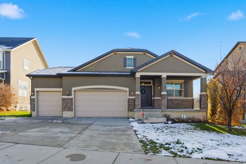 Photo of 1336 E MAPLE WAY, Layton, UT 84040 (MLS # 2125620)