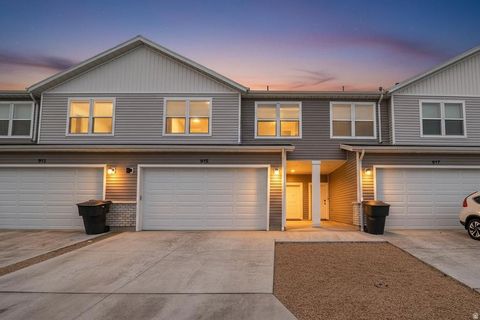 Townhouse For Sale - 915 W 910 #2<br/> Tremonton, UT 84337