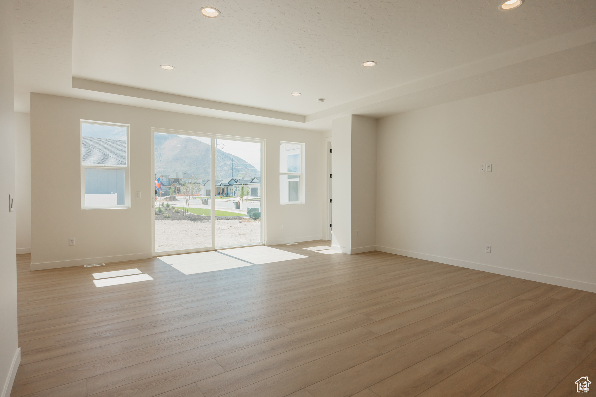 WILLOW ESTATES - Residential