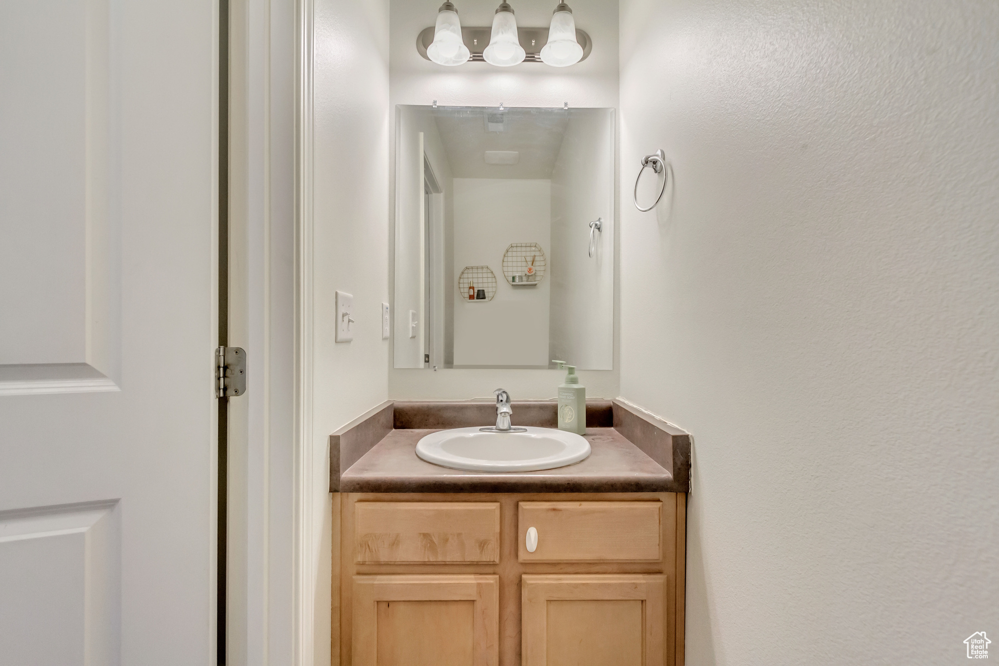 932 Jasper Cir, Tooele, Utah image 11