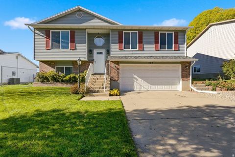 Tiny photo for 424 W CREEKSIDE LN, Kaysville, UT 84037 (MLS # 2120684)