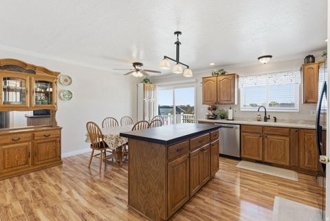Tiny photo for 424 W CREEKSIDE LN, Kaysville, UT 84037 (MLS # 2120684)
