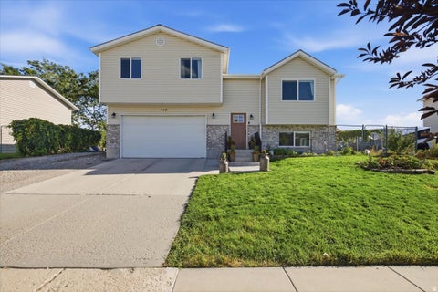 Homes For Sale - 612 E Barbed Wire Dr<br/> Grantsville, UT 84029
