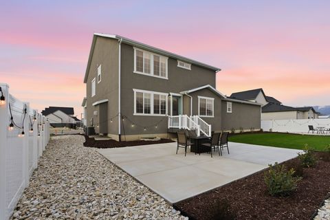 Tiny photo for 3233 W 2500 N, Clinton, UT 84015 (MLS # 2147073)