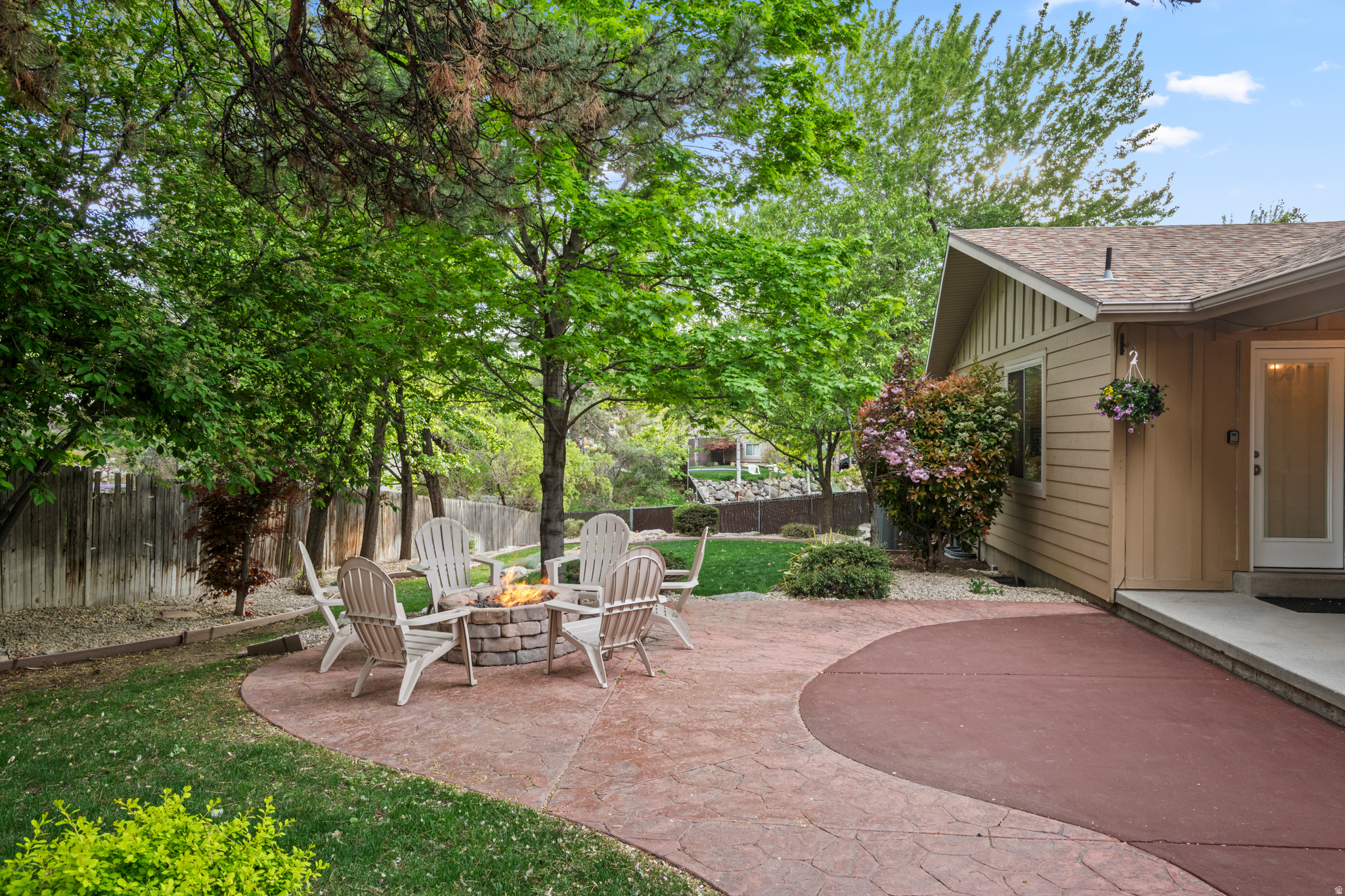 RAINTREE VILLAGE - Residential