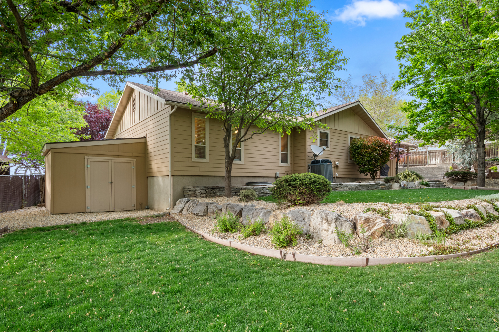 RAINTREE VILLAGE - Residential